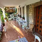 Veranda Oda ve Kahvaltı 3*