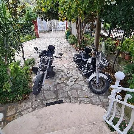 Veranda Bed & Breakfast *